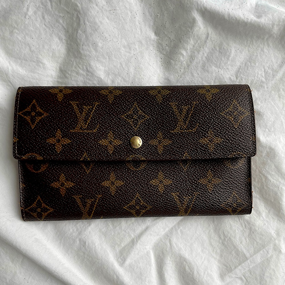 Authentic Louis vuitton sarah wallet monogram vintage 1991 ￼